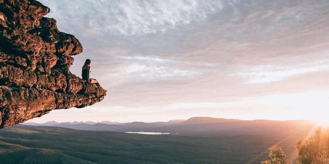 Writing Prompt – Girl on a Cliff